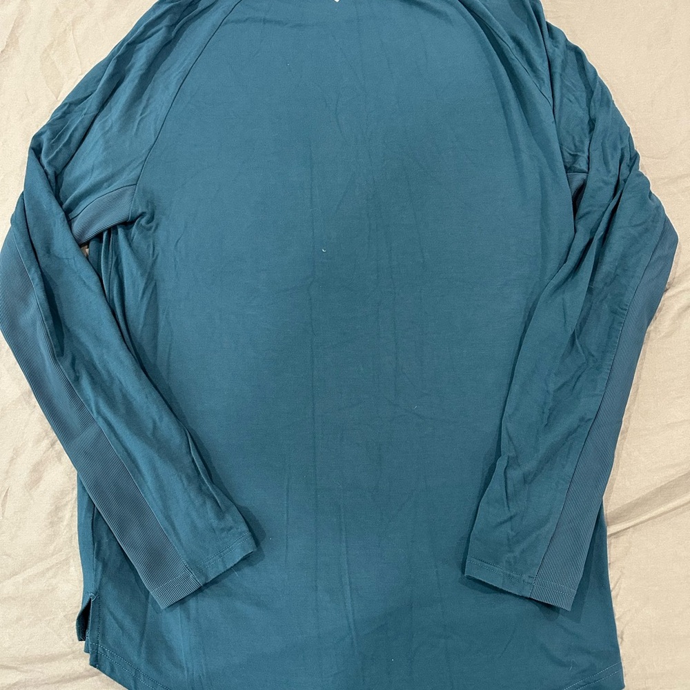 Stylish Blue and Teal T-Shirts - Picture 4 of 6